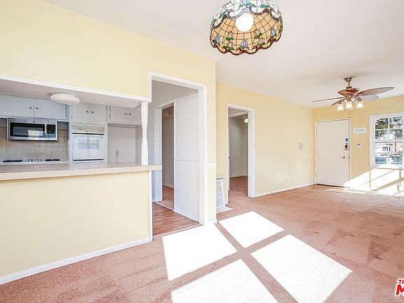 3rd image of 5239 Bellflower Blvd