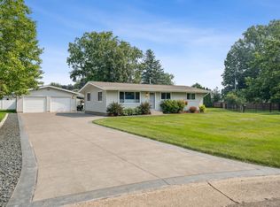 1001 Lincoln Ln, Hudson, WI 54016