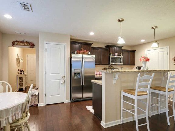 4th image of 4711 Chelanie Cir