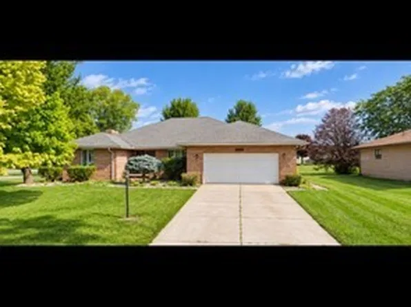 1320 Oakridge Dr, Bucyrus, OH 44820