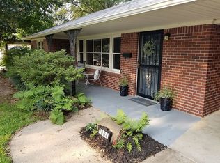 1004 Pine Valley Rd, Little Rock, AR 72207