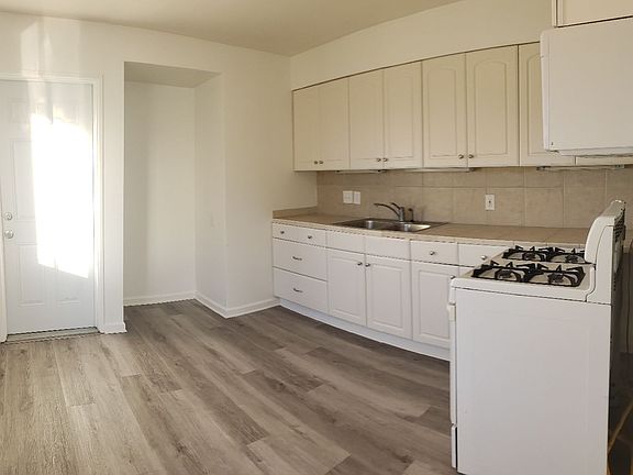3rd image of 4808-4814 Parks Ave #4812