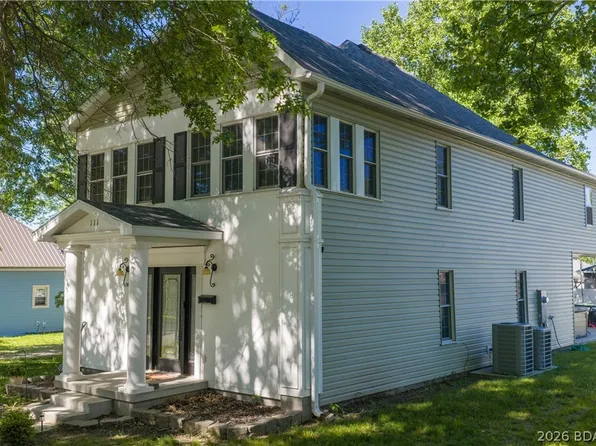 111 Franklin Ave, Eldon, MO 65026