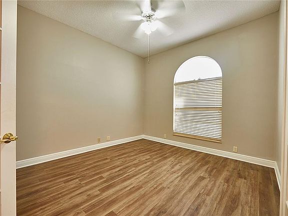 3rd image of 675 Ponce De Leon Dr