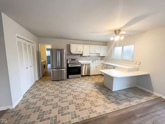 2nd image of 3011 Cameron St