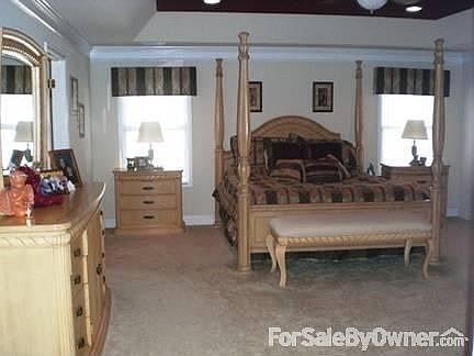 MASTER BEDROOM / SIDE SITTING ROOM