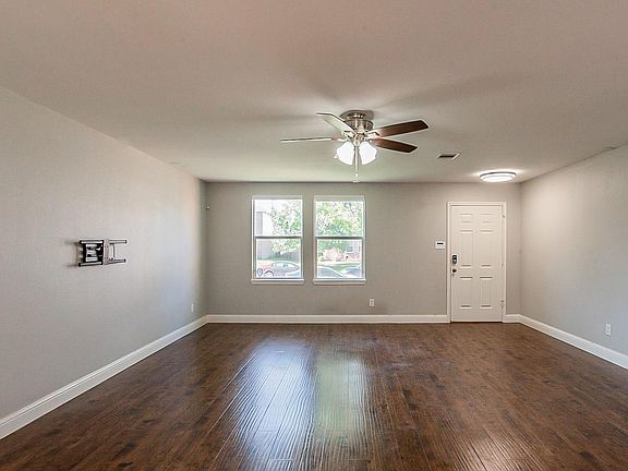 3rd image of 714 Ashford Ln