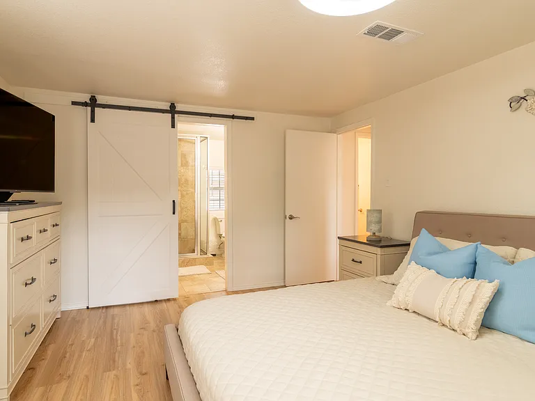 2259 Sleepy Lagoon — Photo 9