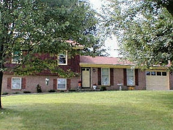 3rd image of 103 Bradley Dr