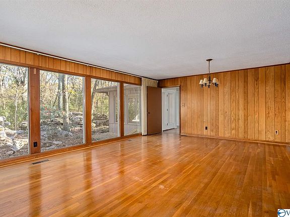 5th image of 606 Bain Dr SE