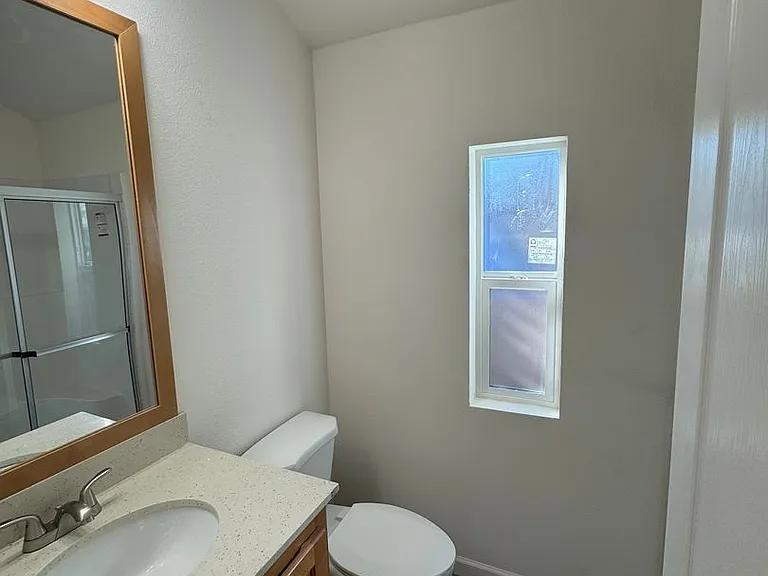 2646 Sharon Ave — Photo 5