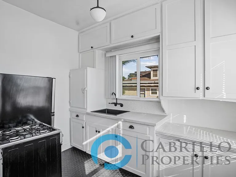 Casa Blanca Apartments — Photo 24