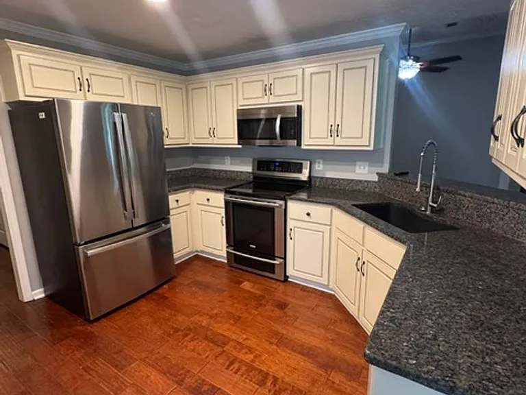 377 Sandleton Way — Photo 32