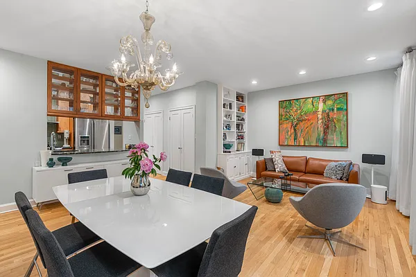 Sold by Maxwell Jacobs | media 3