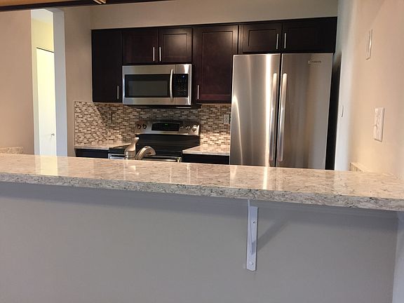 3rd image of 1121 Castle Harbour Way Unit 1D