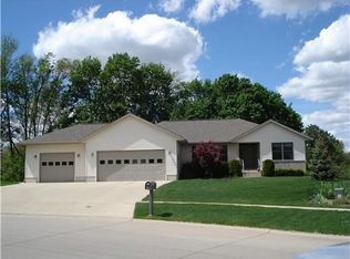 1902 Hughes Dr SW, Cedar Rapids, IA 52404