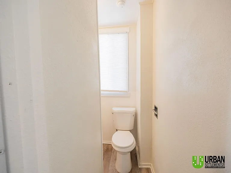 370 E 8th Ave — Photo 11