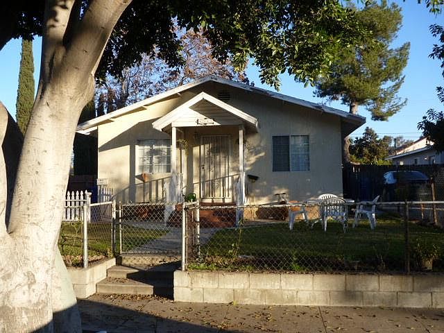 1st image of 4047 Sequoia St