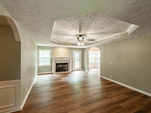 5th image of 2514 Wellington Pl
