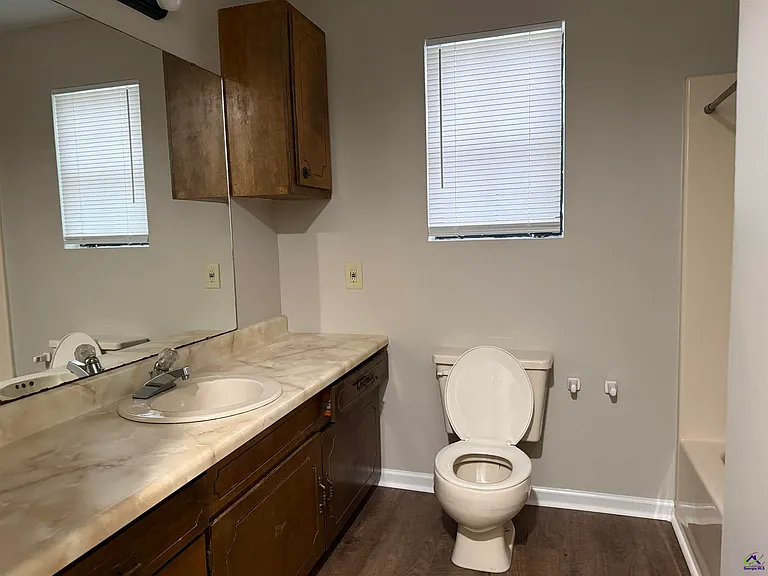 118 S Springs Dr — Photo 13