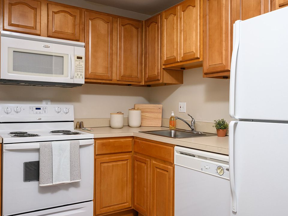 Castlebrook Apartments 550 S Dupont Pkwy New Castle DE Zillow