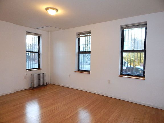 3rd image of 217 Van Brunt St APT 1F