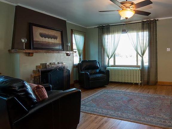 4th image of 4230 N Lowell Blvd