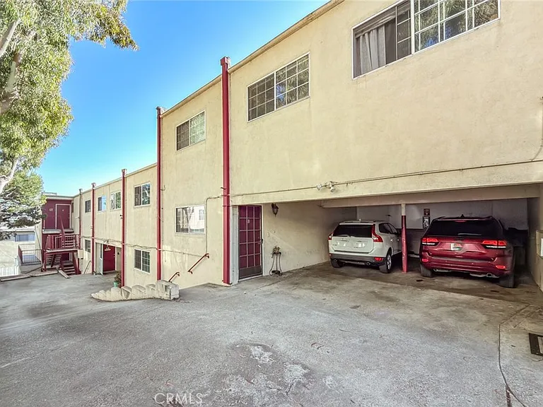 810 E Grand Ave — Photo 24