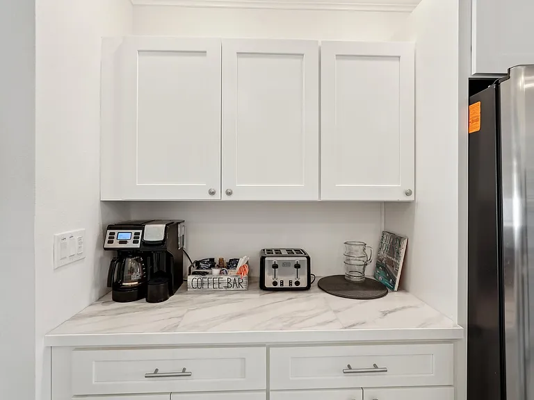 55 N Washington Dr — Photo 15
