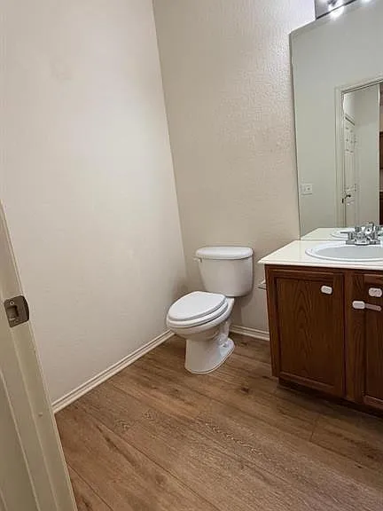 2205 Stoneleigh Pl — Photo 17