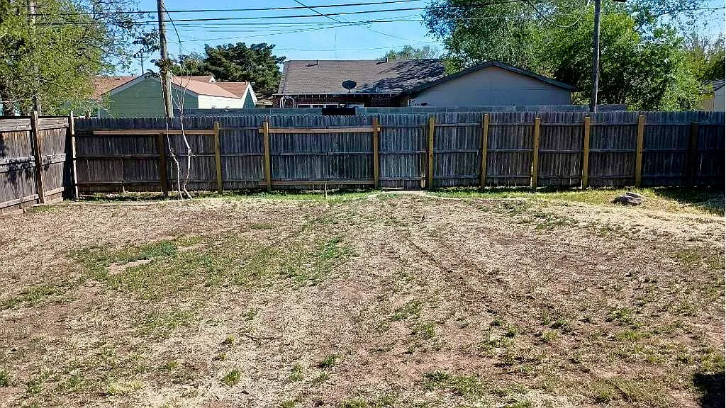 3 bed, 1300 sqft, $1,150 — Photo 2
