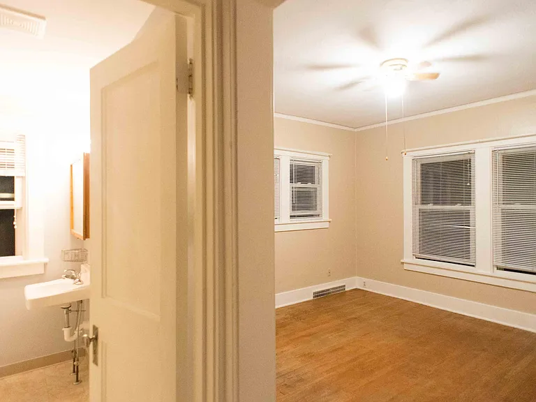 1240 Broadway N #2 — Photo 10