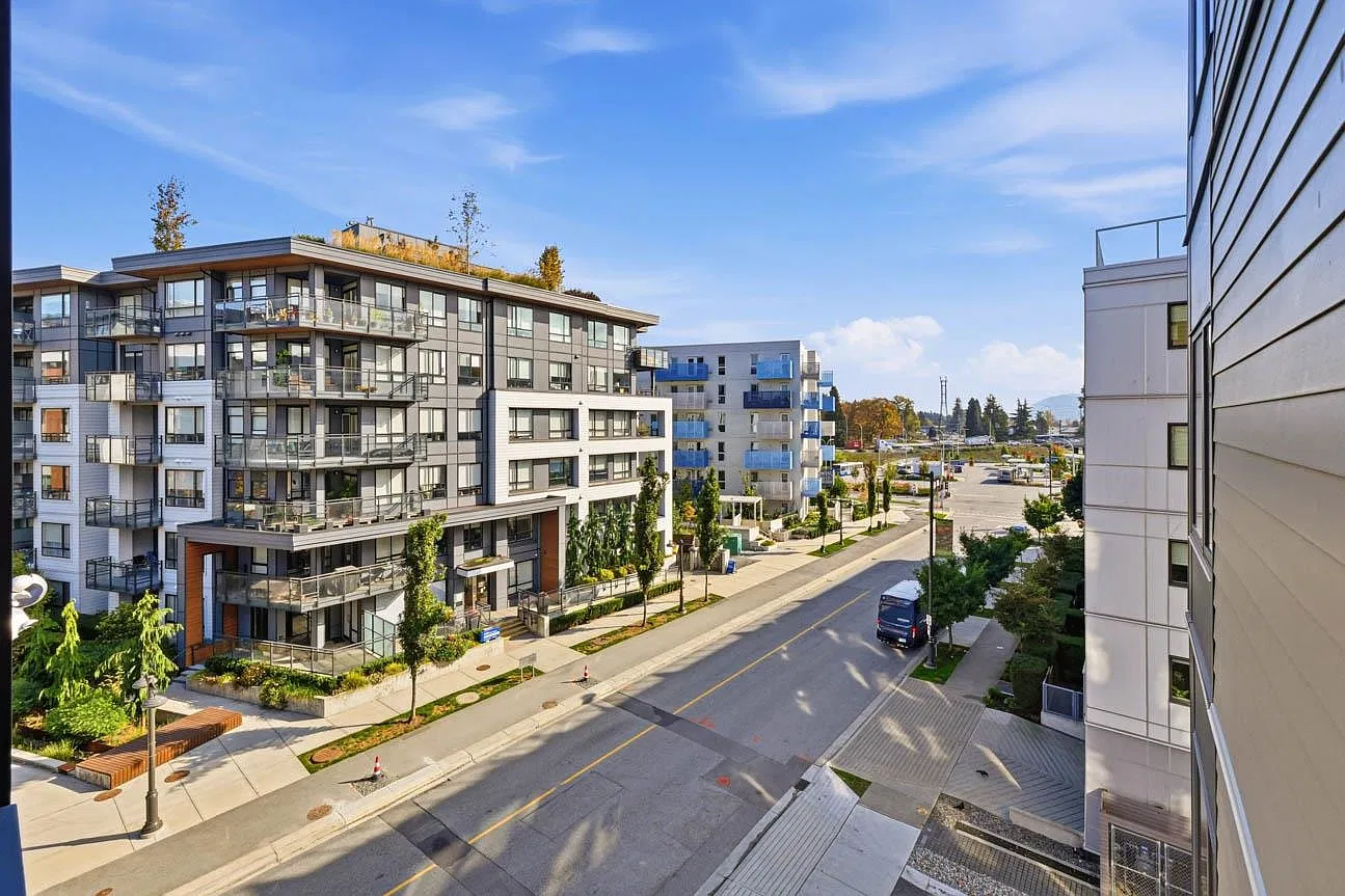 2 bed, 837 sqft, $3,350 — Photo 3