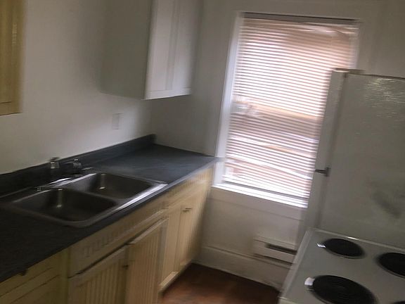 4th image of 15017 Lucknow Ave APT 3