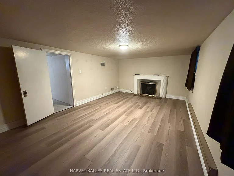 240 Joicey Blvd — Photo 10