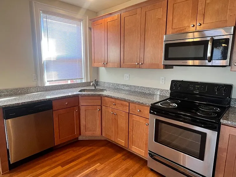 3309 W Grace Street — Photo 5