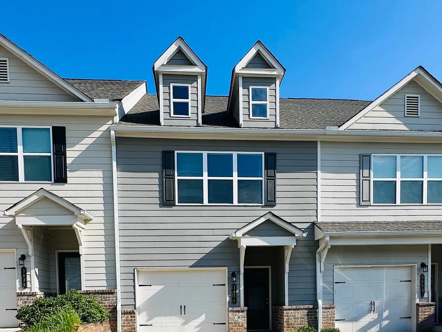 3634 Acorn Dr — Photo 1