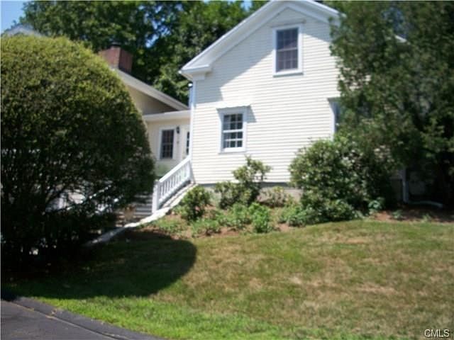 2nd image of 174 Post Rd W #B