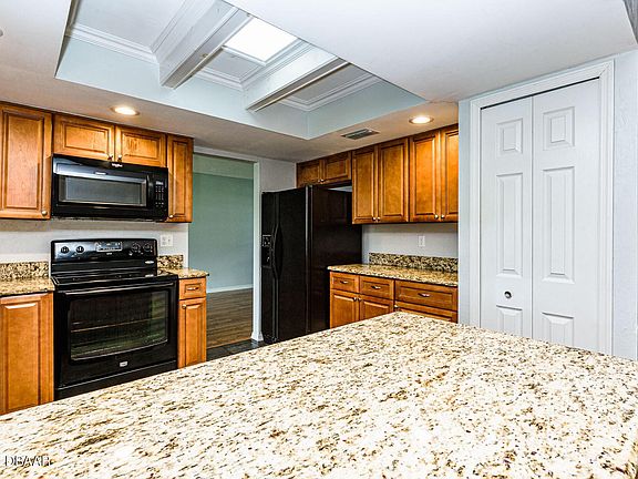 4th image of 5815 Southport Dr