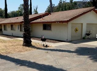 27116 North Broadway, Escondido, CA 92026