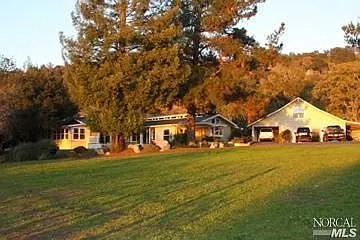 675 Pleasant Ave photo 1