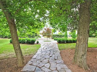 318 Viburnum Way Ct, Charlotte, NC 28208