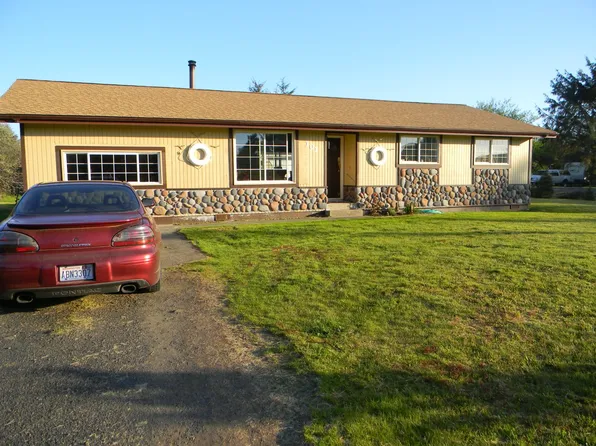 101 Skookumchuck St SE, Ocean Shores, WA 98569