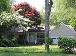 752 Peconic Bay Blvd, Riverhead, NY 11901