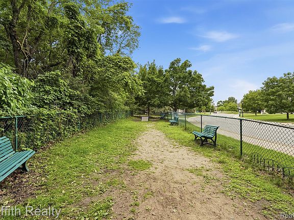 5th image of 4271 Deeside Dr