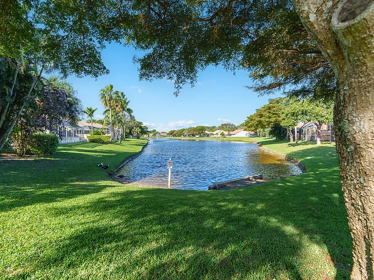 5260 Grande Palm Cir — Photo 49
