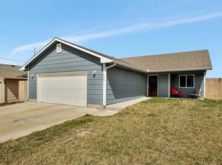 424 E 15th Ave, Augusta, KS 67010