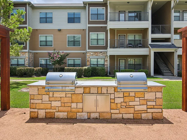 Crenshaw Grand — Photo 45