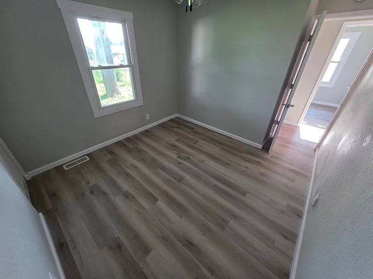 274 Victory Dr — Photo 5