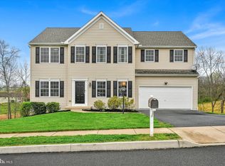 422 E 4th St, Bernville, PA 19506